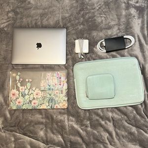 MacBook Pro 13” 2019 with Touchbar